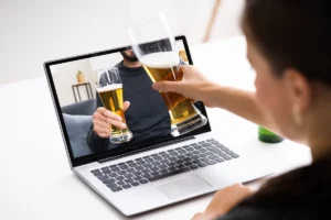 Interactive features to enhance virtual events